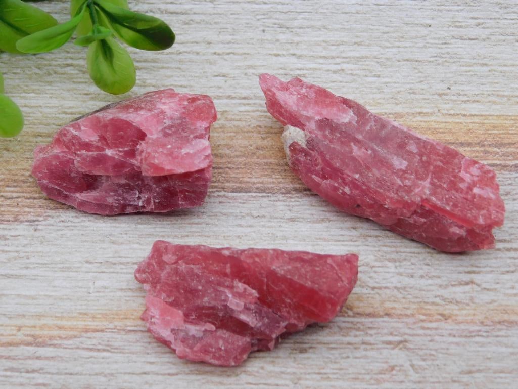 GEM RHODONITE ROCK STONE LAPIDARY SPECIMEN: GEM RHODONITE ROCK STONE LAPIDARY SPECIMEN