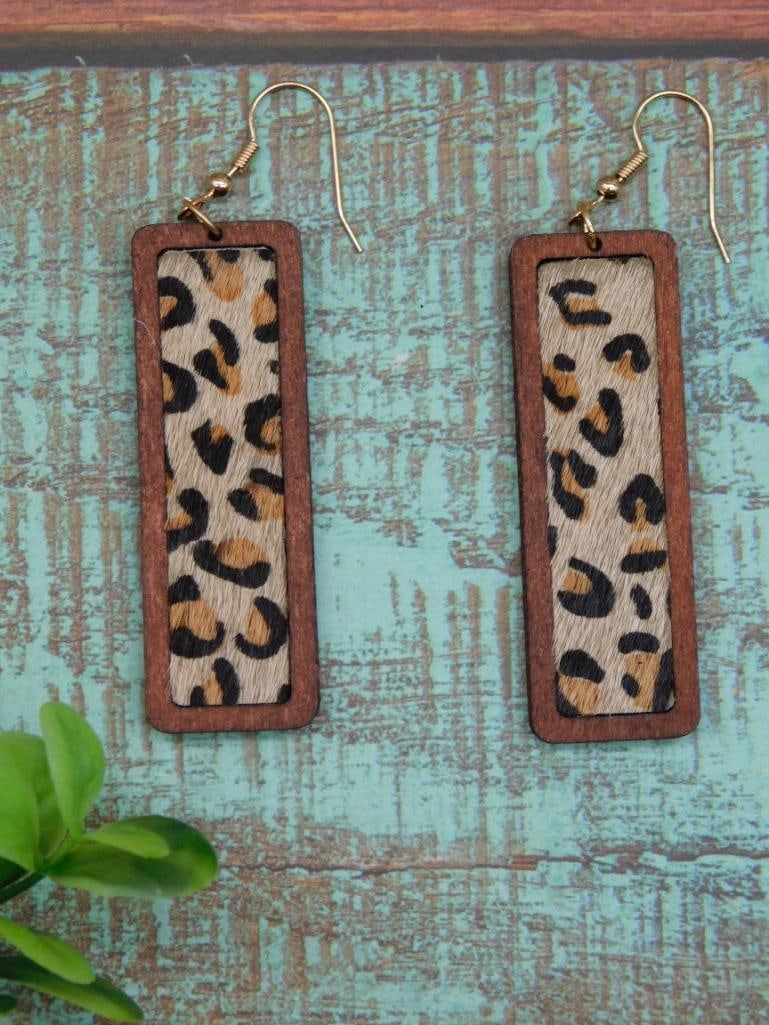 COSTUME JEWELRY EARRINGS: COSTUME JEWELRY EARRINGS