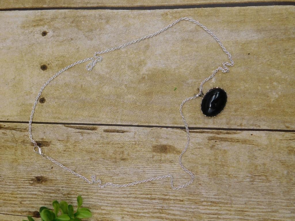 GENUINE STONE PENDANT ON CHAIN NECKLACE: GENUINE STONE PENDANT ON CHAIN NECKLACE