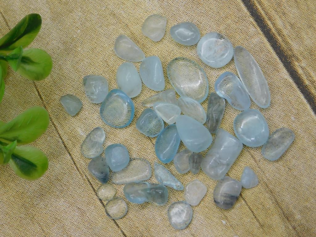 AQUAMARINE ROCK STONE LAPIDARY SPECIMEN: AQUAMARINE ROCK STONE LAPIDARY SPECIMEN