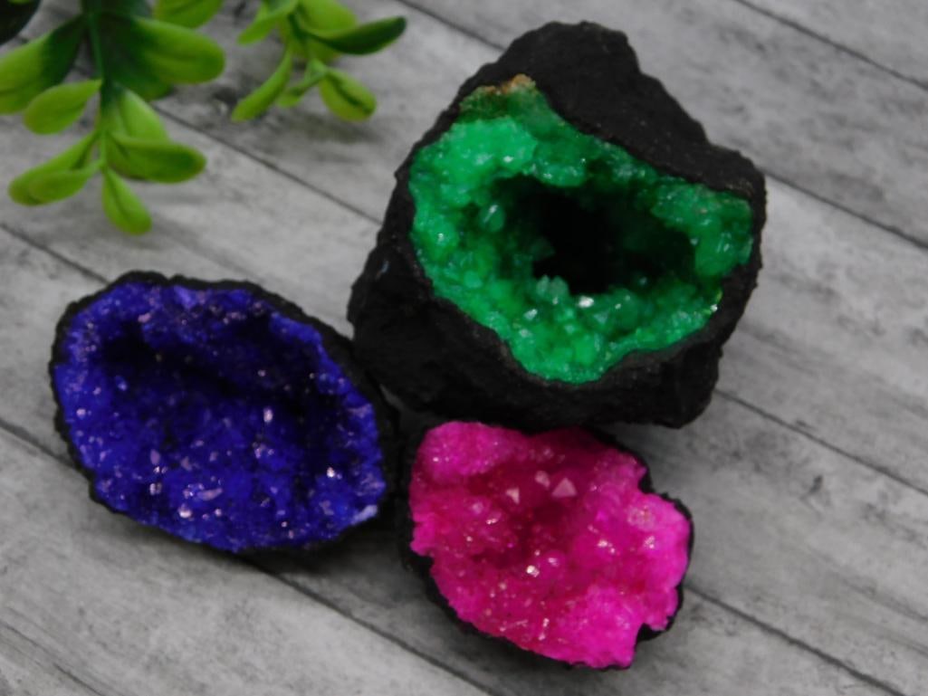 PINK BLUE AND GREEN GEODES ROCK STONE LAPIDARY SPECIMEN: PINK BLUE AND GREEN GEODES ROCK STONE LAPIDARY SPECIMEN