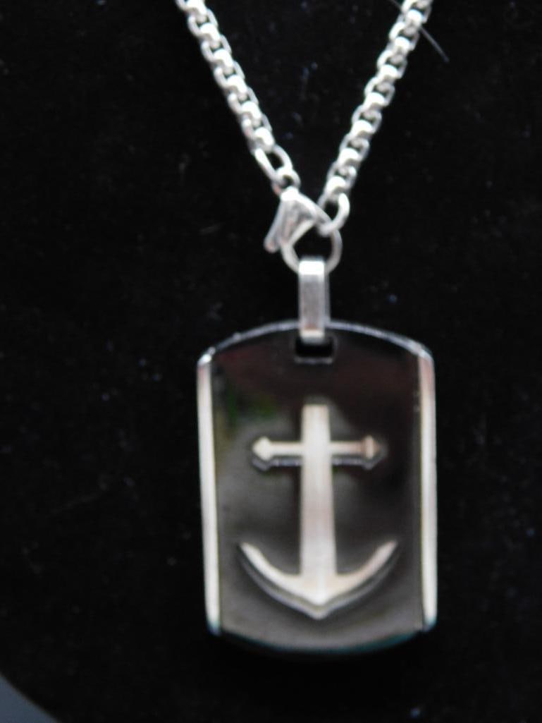 ANCHOR PENDANT ON CHAIN NECKLACE: ANCHOR PENDANT ON CHAIN NECKLACE