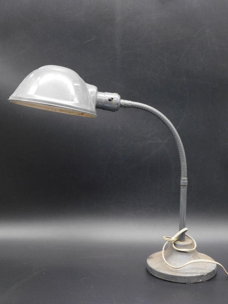 VINTAGE TABLE LAMP: VINTAGE TABLE LAMP