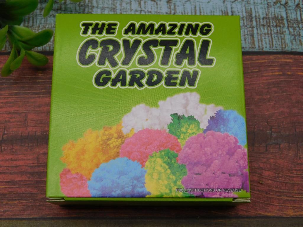 THE AMAZING CRYSTAL GARDEN IN BOX: THE AMAZING CRYSTAL GARDEN IN BOX