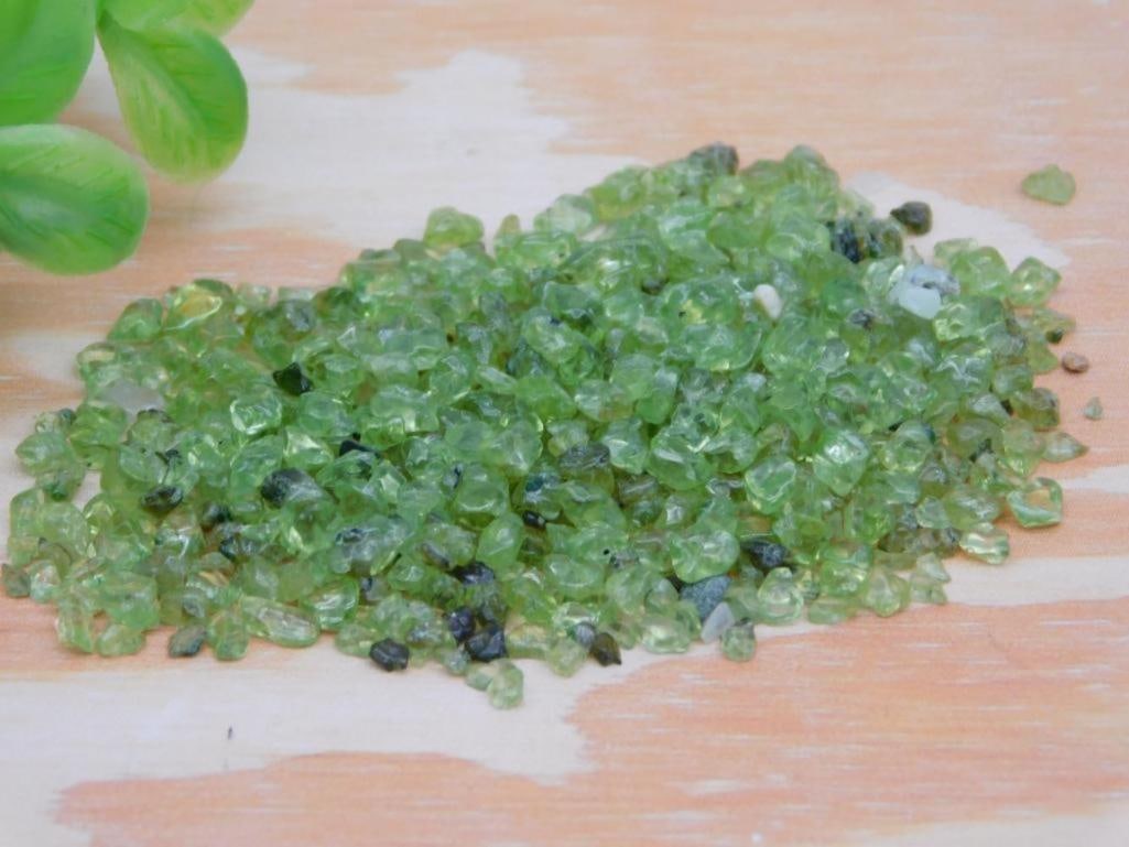 PERIDOT ROCK STONE LAPIDARY SPECIMEN - 2