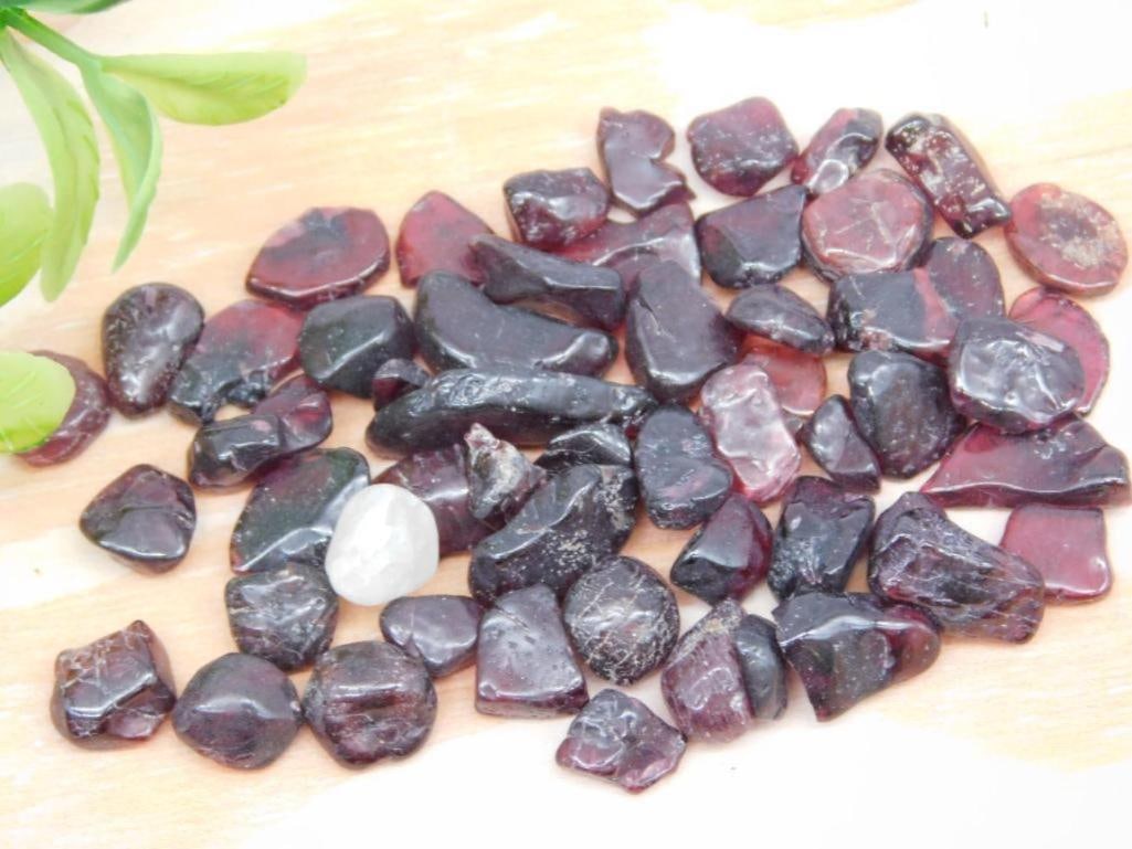 GARNET ROCK STONE LAPIDARY SPECIMEN: GARNET ROCK STONE LAPIDARY SPECIMEN