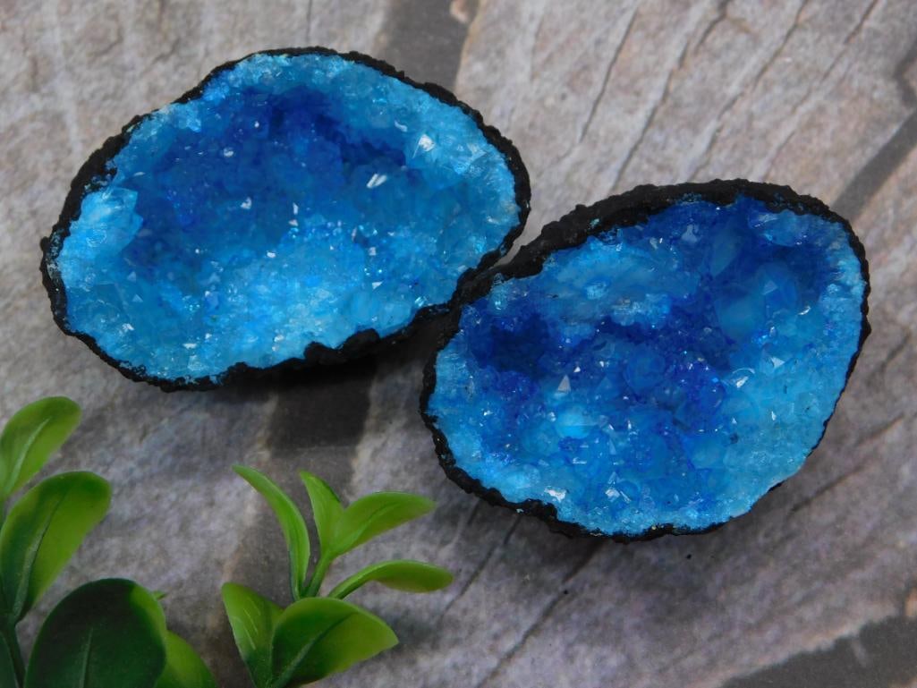 BLUE GEODE ROCK STONE LAPIDARY SPECIMEN: BLUE GEODE ROCK STONE LAPIDARY SPECIMEN