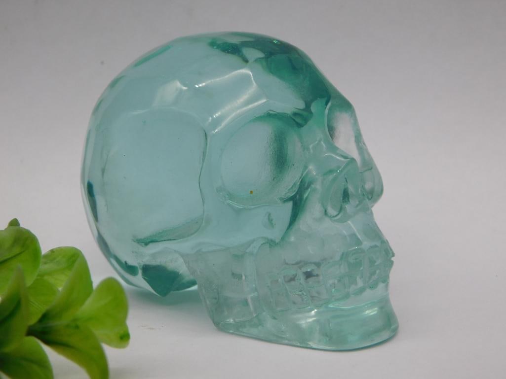 B FLUORITE SKULL ROCK STONE LAPIDARY SPECIMEN: FLUORITE SKULL ROCK STONE LAPIDARY SPECIMEN