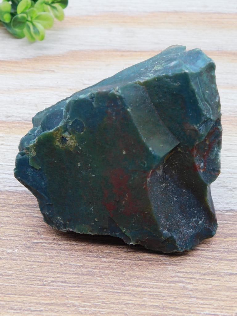 BLOODSTONE ROCK STONE LAPIDARY SPECIMEN: BLOODSTONE ROCK STONE LAPIDARY SPECIMEN