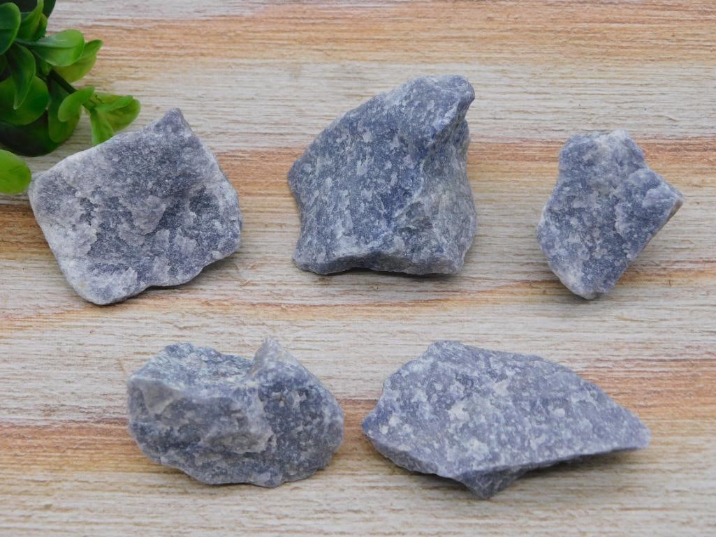 BLUE QUARTZ ROCK STONE LAPIDARY SPECIMEN: BLUE QUARTZ ROCK STONE LAPIDARY SPECIMEN