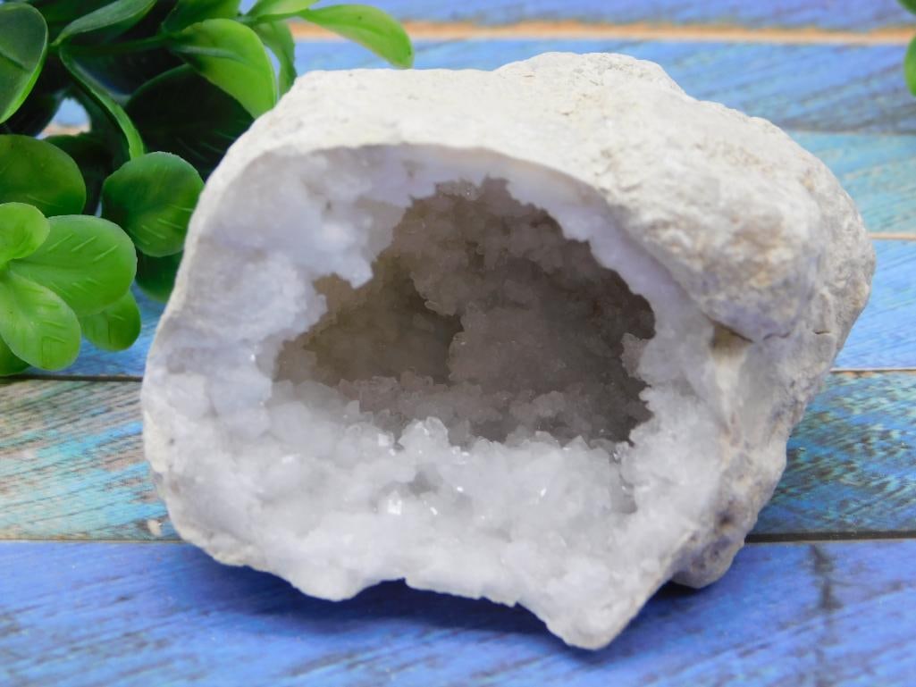 GEODE ROCK STONE LAPIDARY SPECIMEN: GEODE ROCK STONE LAPIDARY SPECIMEN