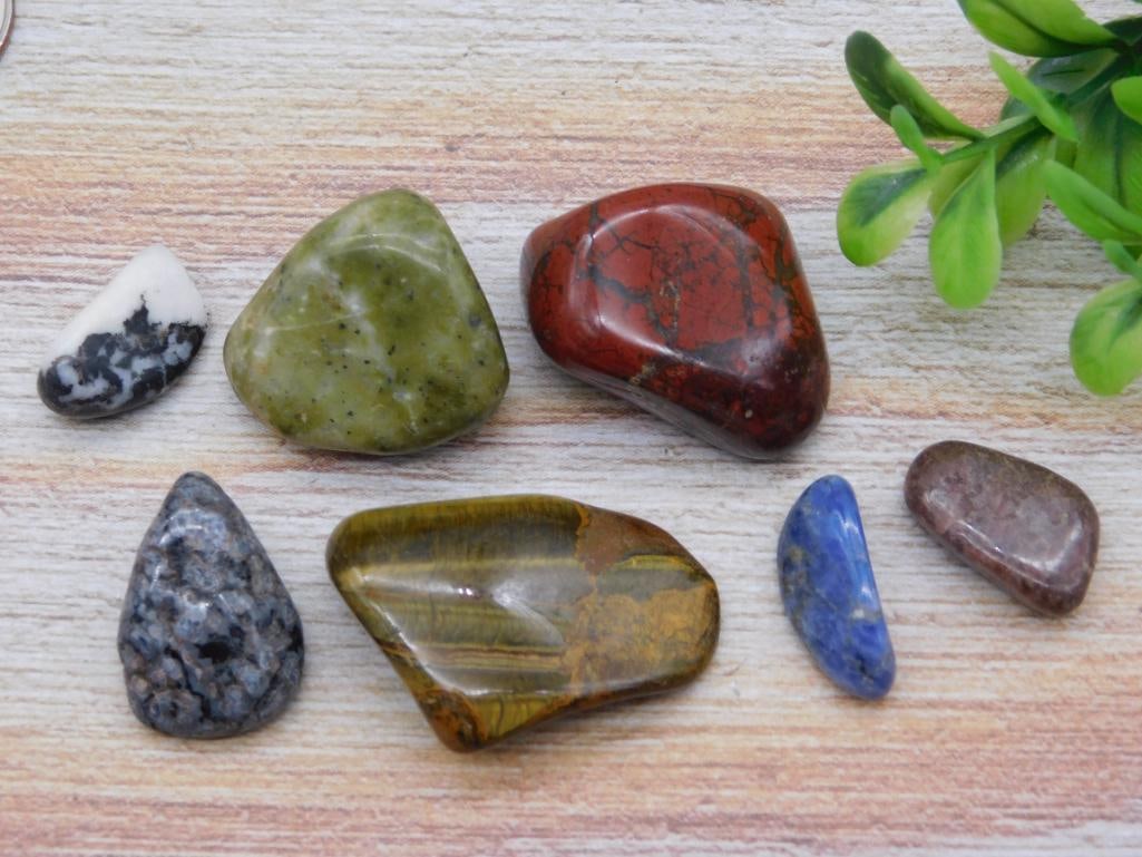 MIXED LOT ROCK STONE LAPIDARY SPECIMEN: MIXED LOT ROCK STONE LAPIDARY SPECIMEN