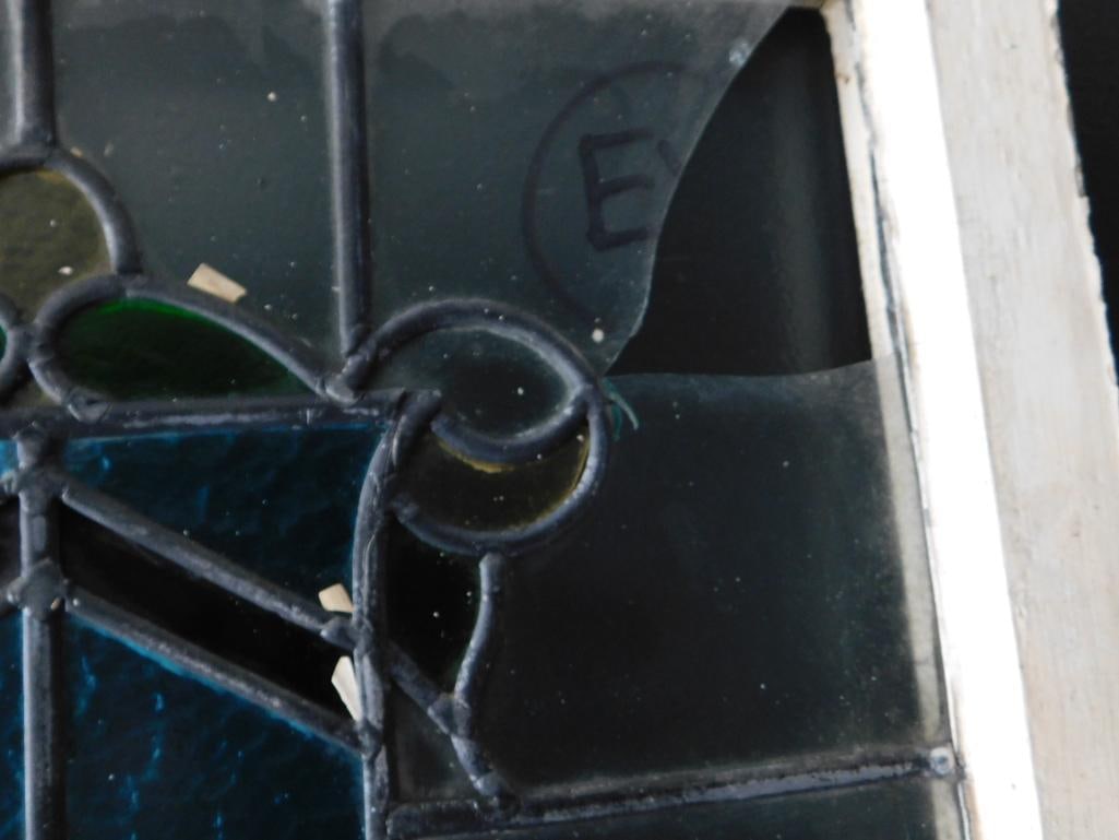 EUROPEAN STAINED GLASS WINDOW HERALDIC SHIELD DESIGN VINTAGE ANTIQUE: EUROPEAN STAINED GLASS WINDOW HERALDIC SHIELD DESIGN VINTAGE ANTIQUE