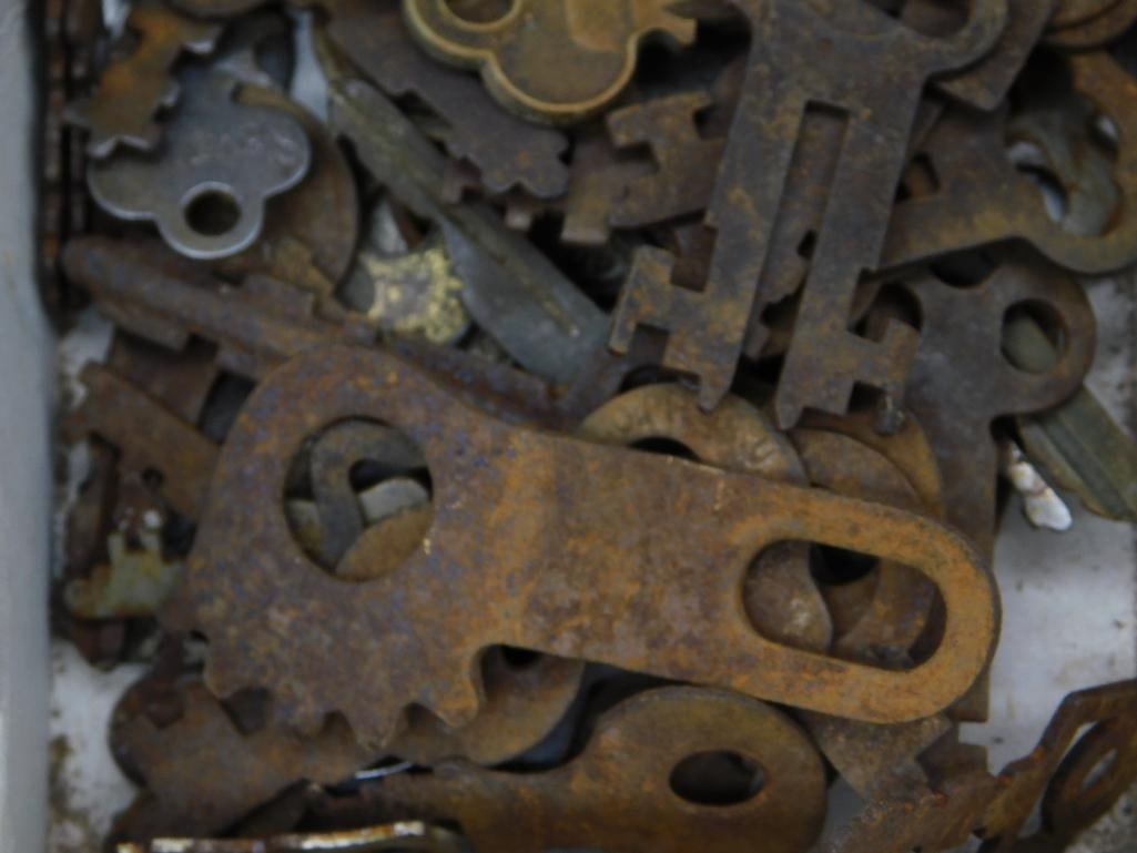 Vintage Keys in Box - 2