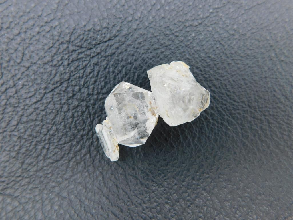 HERKIMER DIAMOND 35 CARATS ROCK STONE LAPIDARY SPECIMEN: HERKIMER DIAMOND 35 CARATS ROCK STONE LAPIDARY SPECIMEN
