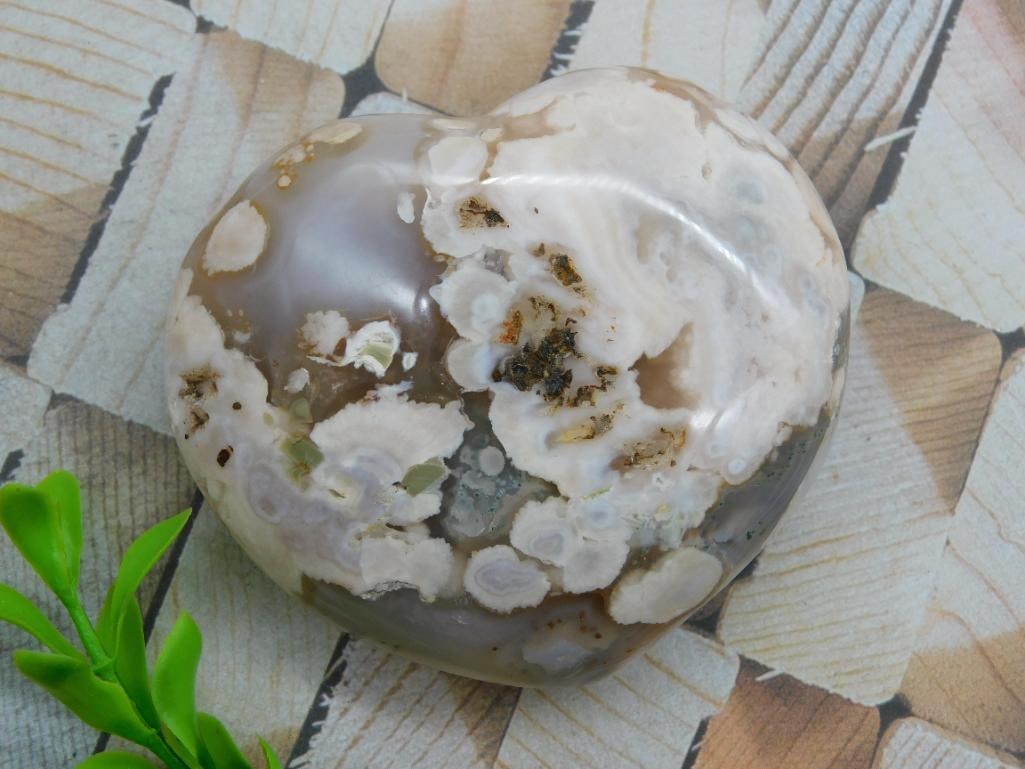 HATMANS FLOWER PETAL AGATE ROCK STONE LAPIDARY SPECIMEN: HATMANS FLOWER PETAL AGATE ROCK STONE LAPIDARY SPECIMEN