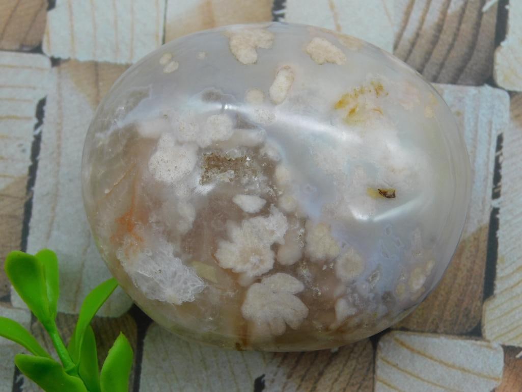 HATMANS FLOWER PETAL AGATE ROCK STONE LAPIDARY SPECIMEN: HATMANS FLOWER PETAL AGATE ROCK STONE LAPIDARY SPECIMEN