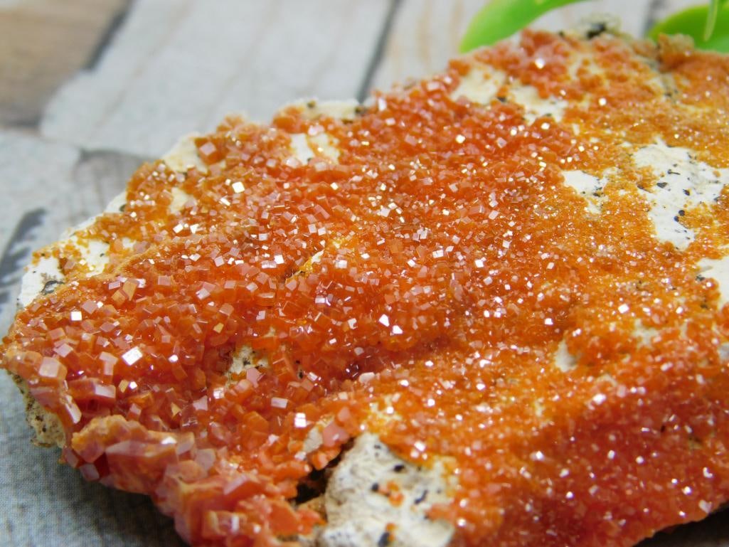 VANADINITE ROCK STONE LAPIDARY SPECIMEN - 2