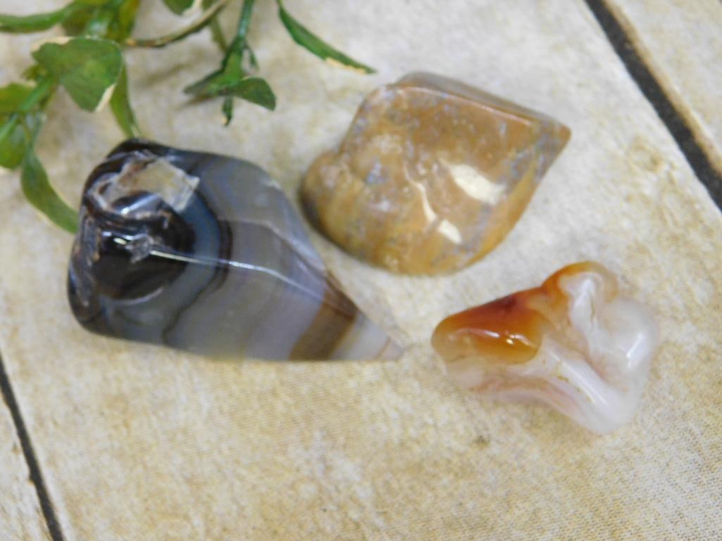 MIXED LOT ROCK STONE LAPIDARY SPECIMEN: MIXED LOT ROCK STONE LAPIDARY SPECIMEN