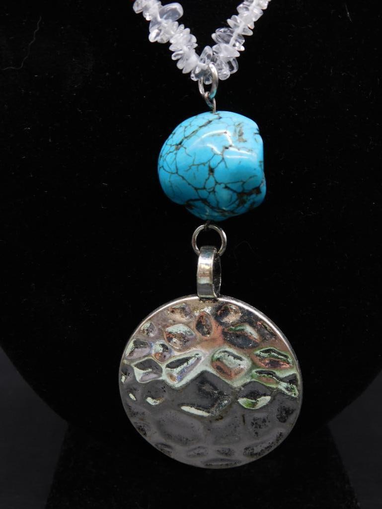 HAMMERED PENDANT ON STONE CHIP NECKLACE WITH TURQUOISE ACCENT: HAMMERED PENDANT ON STONE CHIP NECKLACE WITH TURQUOISE ACCENT