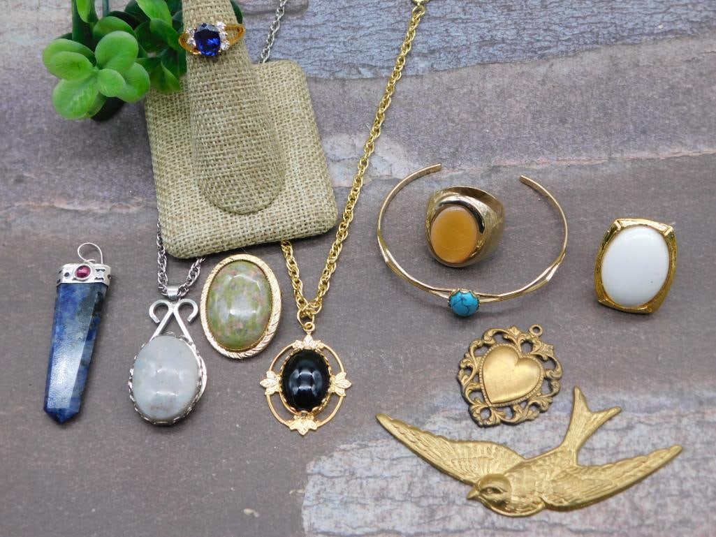 MIXED JEWELRY LOT ROCK STONE LAPIDARY SPECIMEN: MIXED JEWELRY LOT ROCK STONE LAPIDARY SPECIMEN