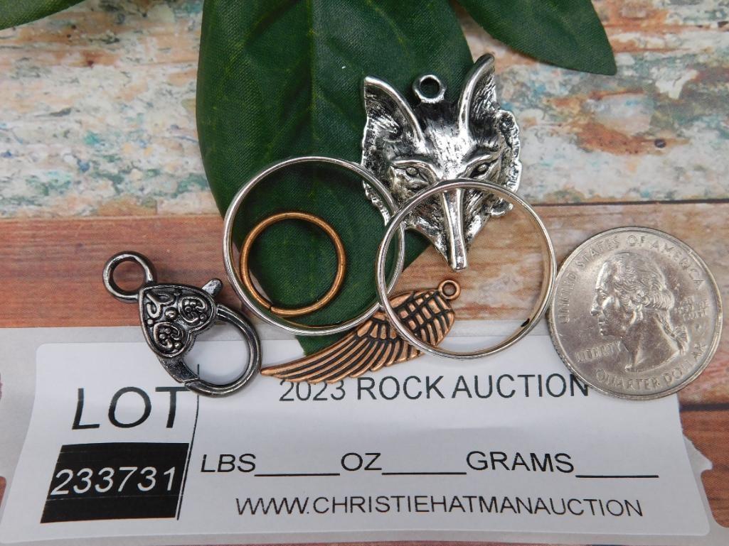 MIXED PENDANT LOT - 2