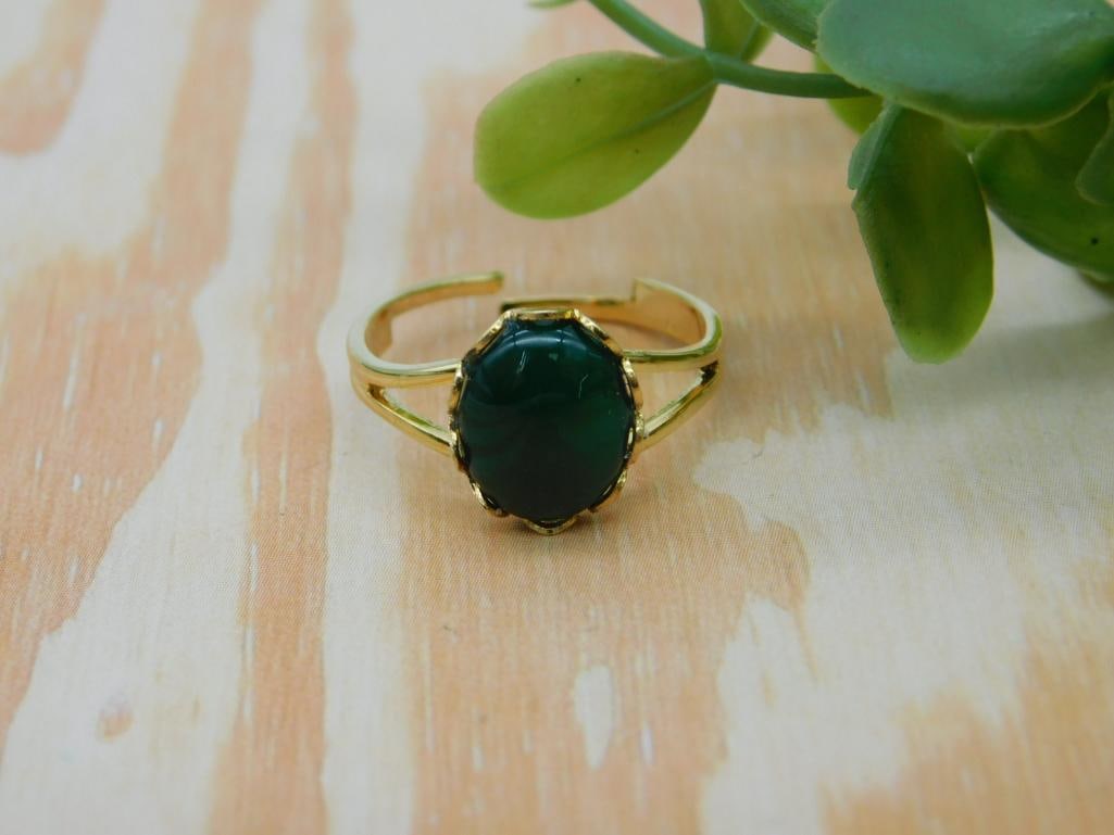 MALACHITE ADJUSTABLE RING ROCK STONE LAPIDARY SPECIMEN: MALACHITE ADJUSTABLE RING ROCK STONE LAPIDARY SPECIMEN
