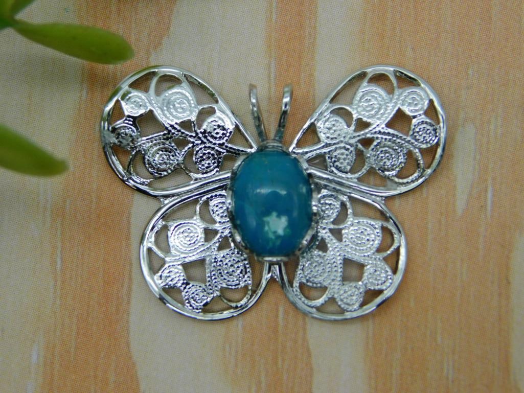 APATITE BUTTERFLY PENDANT ROCK STONE LAPIDARY SPECIMEN: APATITE BUTTERFLY PENDANT ROCK STONE LAPIDARY SPECIMEN