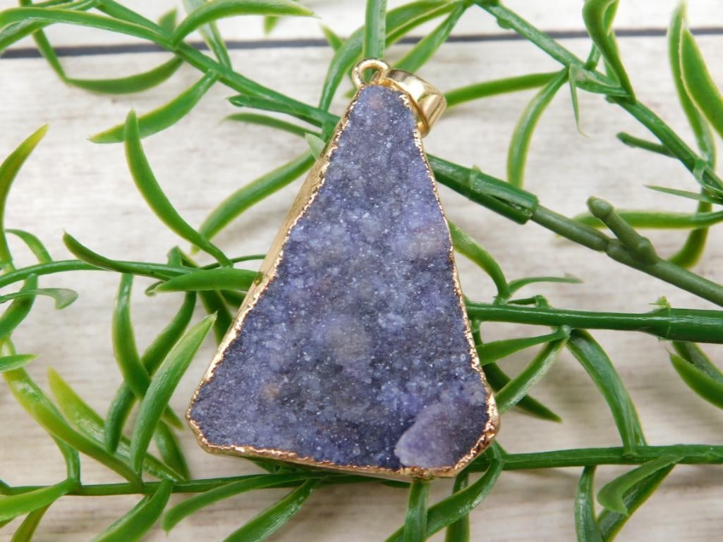 DRUZY QUARTZ PENDANT ROCK STONE LAPIDARY SPECIMEN: DRUZY QUARTZ PENDANT ROCK STONE LAPIDARY SPECIMEN