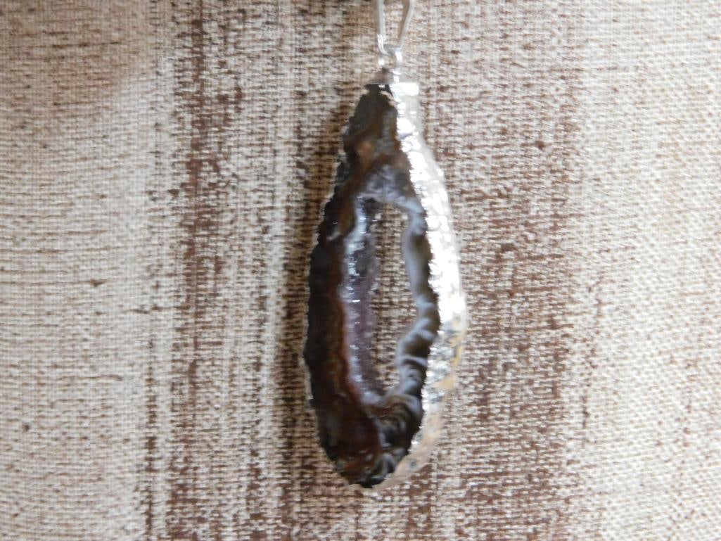 HATMAN ORIGINAL GEODE SLICE ON SPARKLE BEAD NECKLACE - 4