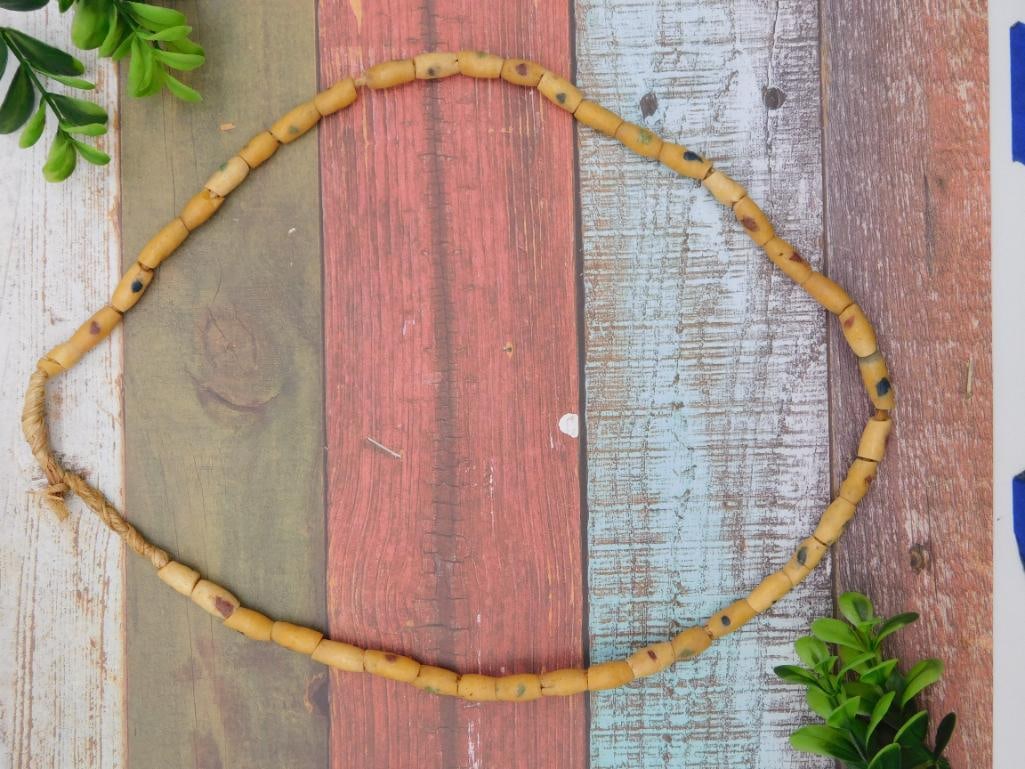 AFRICAN TRADE BEAD NECKLACE ROCK STONE LAPIDARY SPECIMEN: AFRICAN TRADE BEAD NECKLACE ROCK STONE LAPIDARY SPECIMEN