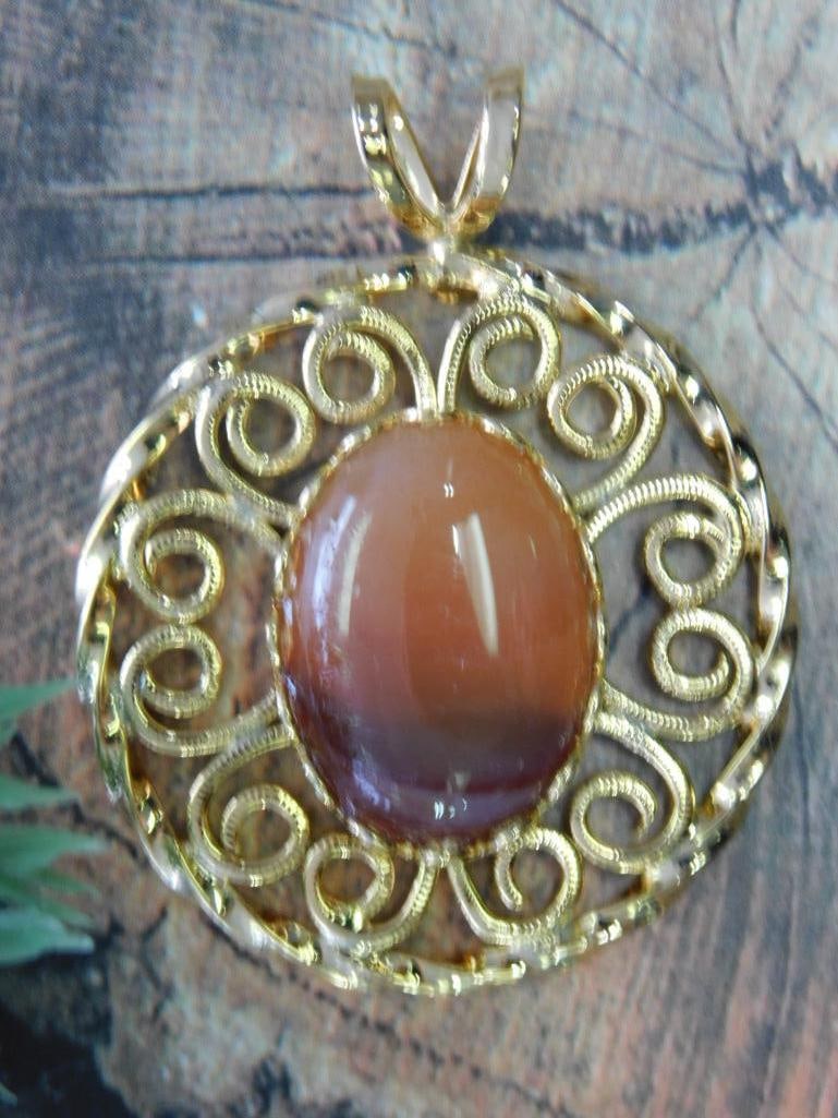 CARNELIAN PENDANT ROCK STONE LAPIDARY SPECIMEN (1 of 2)