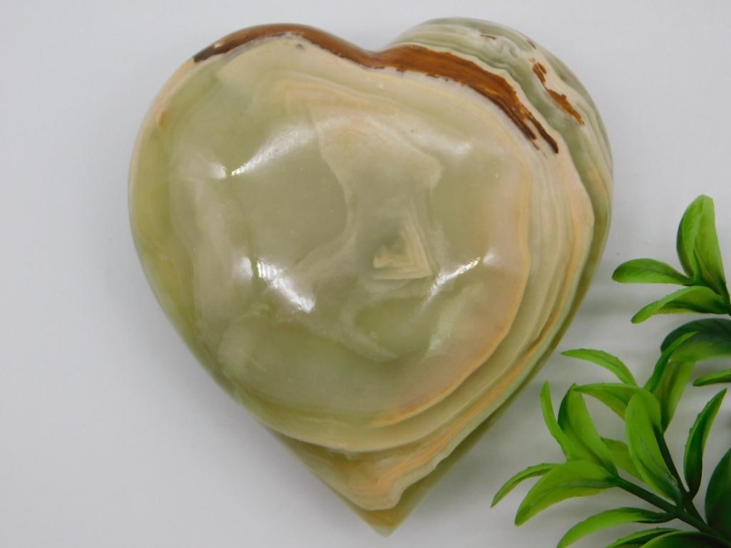 BANDED ONYX HEART ROCK STONE LAPIDARY SPECIMEN: BANDED ONYX HEART ROCK STONE LAPIDARY SPECIMEN