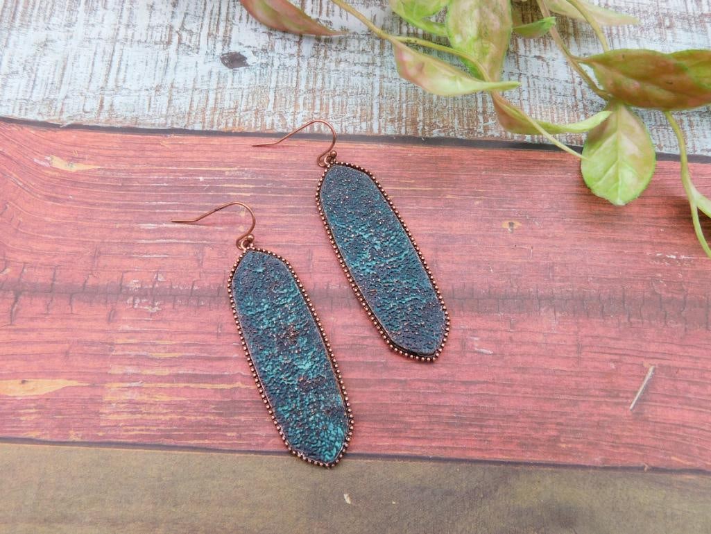 FASHION EARRINGS: FASHION EARRINGS