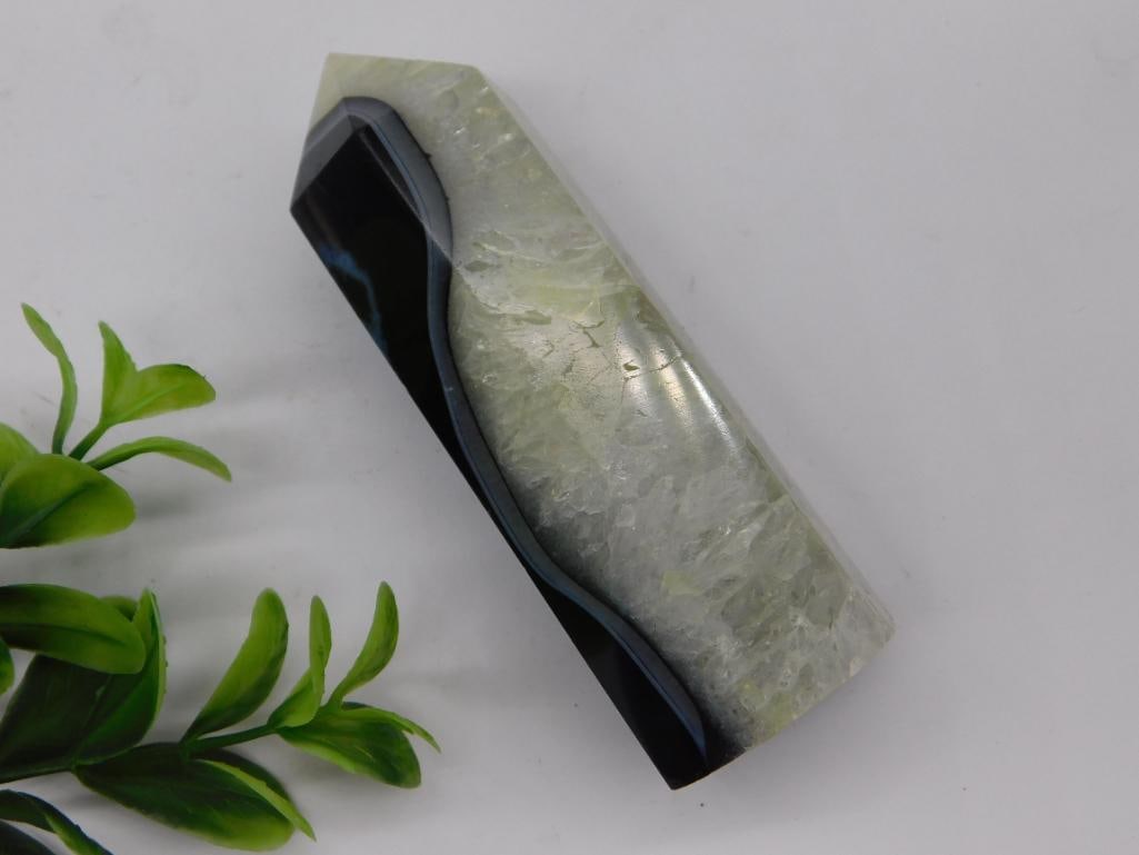 AGATE STONE TOWER ROCK STONE LAPIDARY SPECIMEN: AGATE STONE TOWER ROCK STONE LAPIDARY SPECIMEN