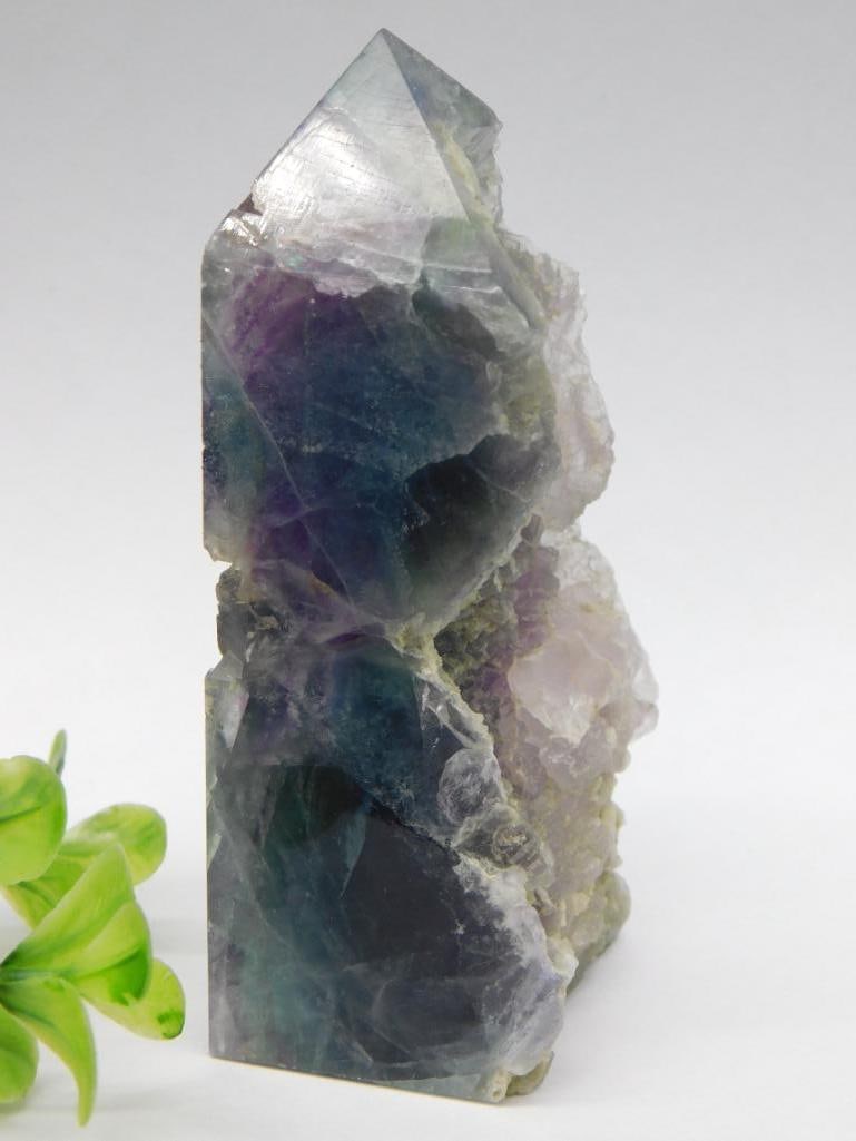 FLUORITE TOWER ROCK STONE LAPIDARY SPECIMEN: FLUORITE TOWER ROCK STONE LAPIDARY SPECIMEN