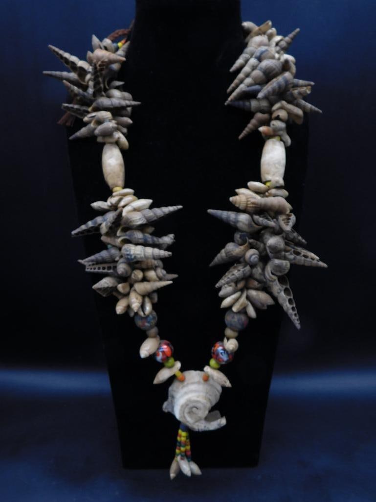 ORNATE SHELL AFRICAN TRADE BEAD CEREMONIAL NECKLACE: ORNATE SHELL AFRICAN TRADE BEAD CEREMONIAL NECKLACE