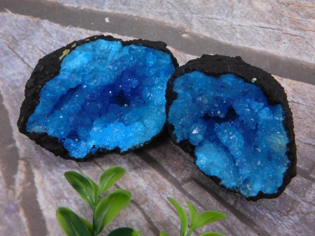 BLUE GEODE ROCK STONE LAPIDARY SPECIMEN: BLUE GEODE ROCK STONE LAPIDARY SPECIMEN