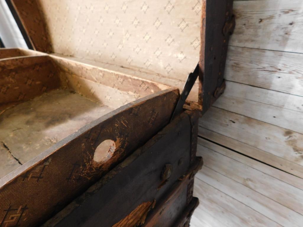 C VINTAGE STEAMER TRUNK ANTIQUE - 5