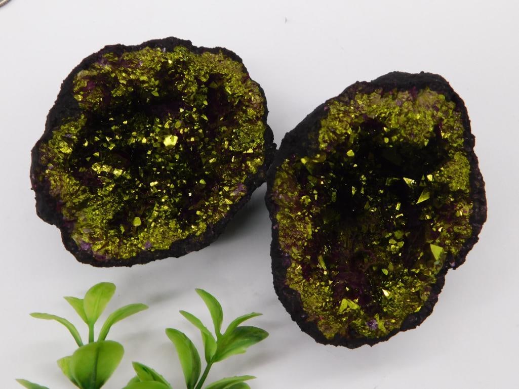 PINK AND GOLD GEODE ROCK STONE LAPIDARY SPECIMEN: PINK AND GOLD GEODE ROCK STONE LAPIDARY SPECIMEN