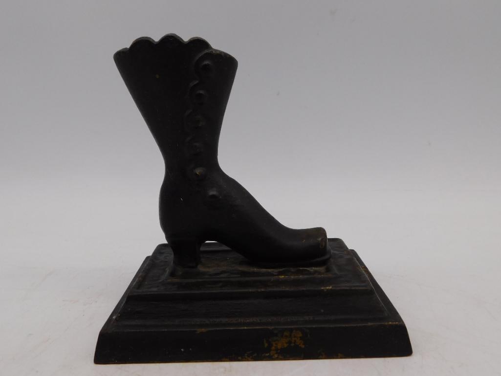 VINTAE CAST IRON VICTORIAN STYLE BOOT MATCH HOLDER: VINTAE CAST IRON VICTORIAN STYLE BOOT MATCH HOLDER