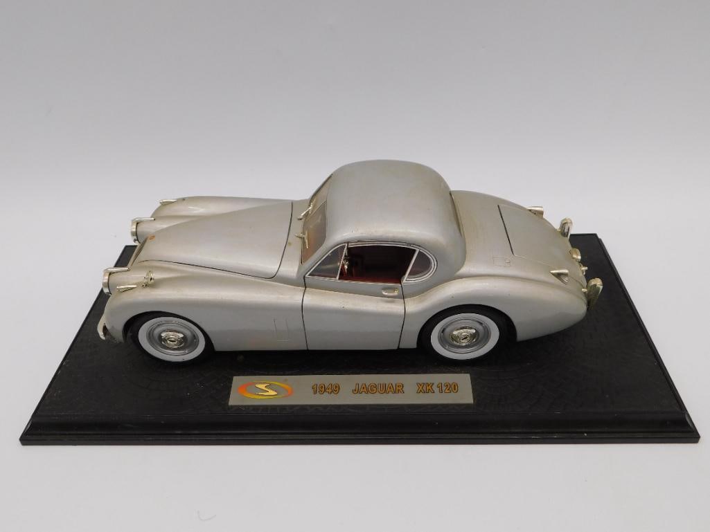 1949 JAGUAR XK 120 MODEL CAR ON BASE VINTAGE ANTIQUE: 1949 JAGUAR XK 120 MODEL CAR ON BASE VINTAGE ANTIQUE