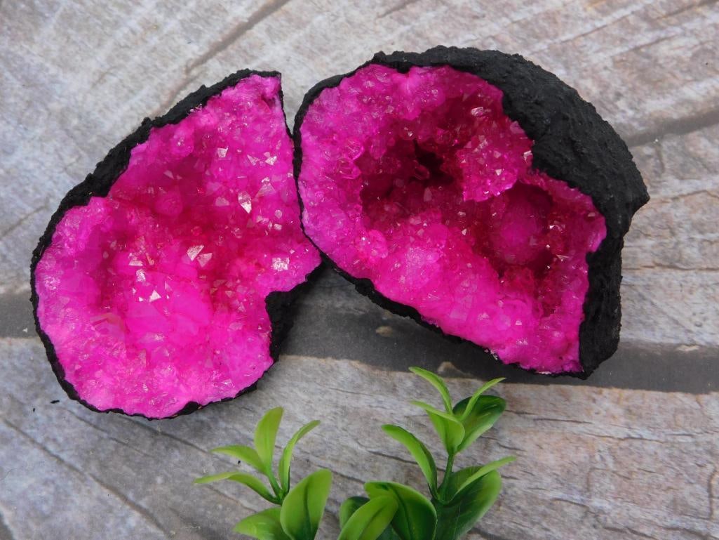 PINK GEODE ROCK STONE LAPIDARY SPECIMEN: PINK GEODE ROCK STONE LAPIDARY SPECIMEN