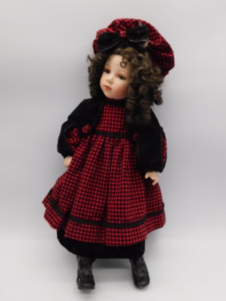 1996 COCA-COLA FRANKLIN MINT HEIRLOOM PORCELAIN DOLL MORGAN: 1996 COCA-COLA FRANKLIN MINT HEIRLOOM PORCELAIN DOLL MORGAN