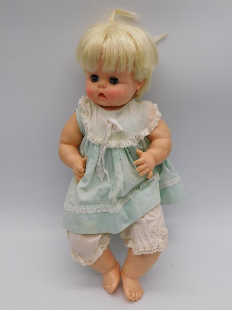 VINTAGE BABY DOLL WITH BLONDE HAIR AND BLUE-GREEN DRESS: VINTAGE BABY DOLL WITH BLONDE HAIR AND BLUE-GREEN DRESS