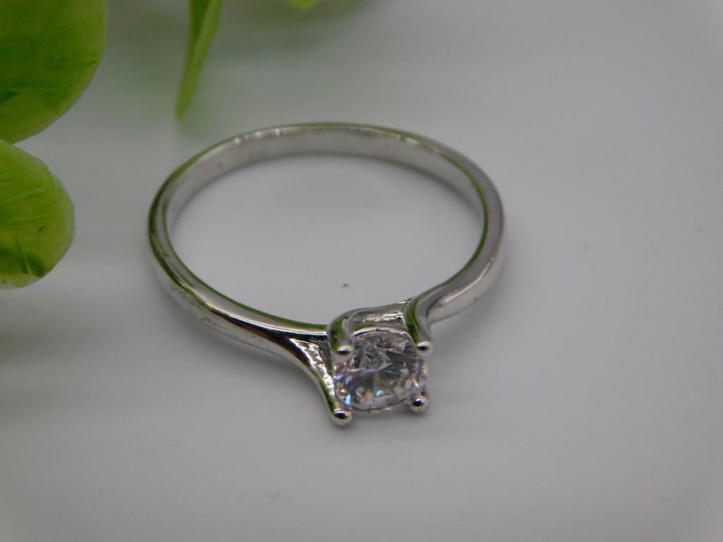 ROUND CUT ENGAGEMENT RING WITH MAKERS MARK STAMP: ROUND CUT ENGAGEMENT RING WITH MAKERS MARK STAMP