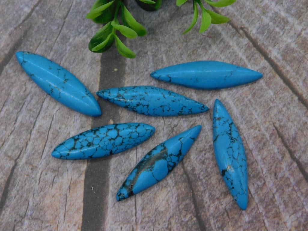 BLUE STONE BEADS ROCK STONE LAPIDARY SPECIMEN: BLUE STONE BEADS ROCK STONE LAPIDARY SPECIMEN