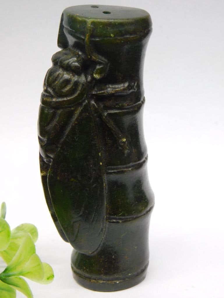 A CARVED JADE CICADA ON BAMBOO SCULPTURE FIGURINE ROCK STONE LAPIDARY SPECIMEN: A CARVED JADE CICADA ON BAMBOO SCULPTURE FIGURINE ROCK STONE LAPIDARY SPECIMEN