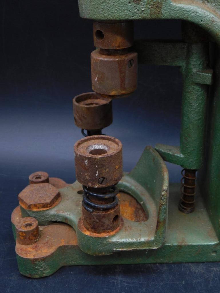 HANDY BUTTON PRESS MACHINE VINTAGE ANTIQUE - 2