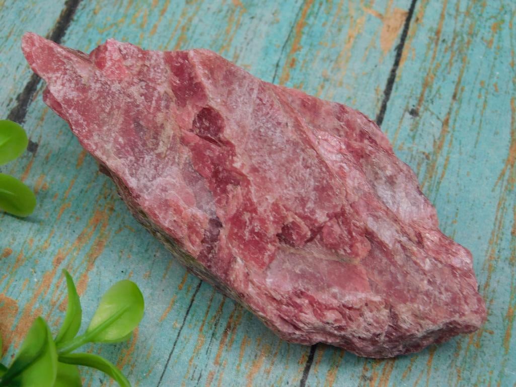 GEM RHODONITE ROCK STONE LAPIDARY SPECIMEN: GEM RHODONITE ROCK STONE LAPIDARY SPECIMEN